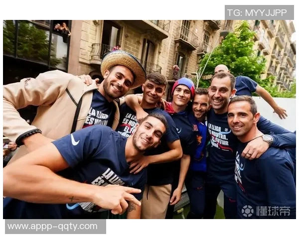 佩德里社交媒体分享与阿尔巴合照表达敬意感慨并肩作战的荣幸 佩德里社交媒体分享与阿尔巴合照表达敬意感慨并肩作战的荣幸