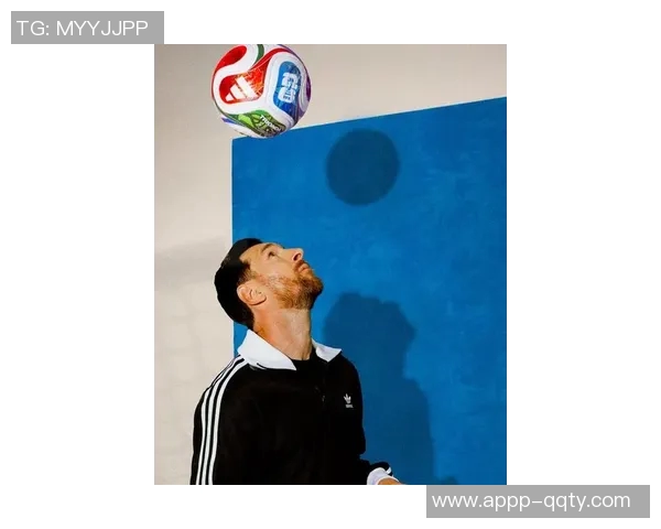 梅西社交媒体分享2026年世界杯用球宣传照引发热议 梅西社交媒体分享2026年世界杯用球宣传照引发热议