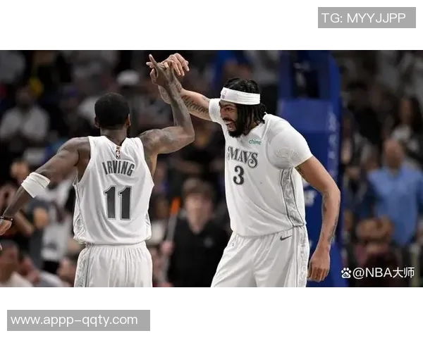 浓眉晒照为新赛季热身队友拉塞尔欧文弗拉格齐聚展现团队氛围 浓眉晒照为新赛季热身队友拉塞尔欧文弗拉格齐聚展现团队氛围