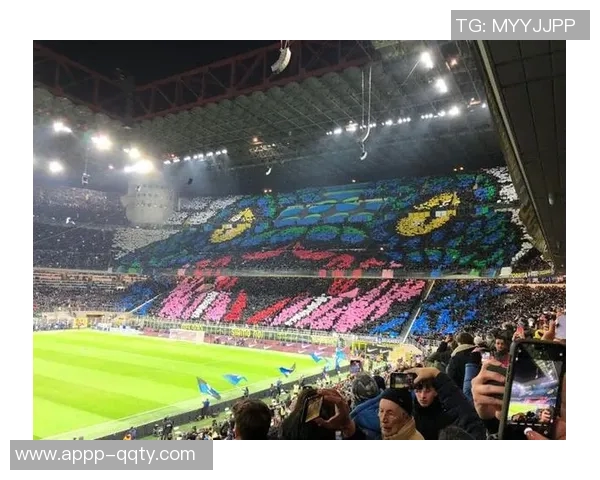 皇马伯纳乌看台巨型TIFO展现伟大精神迎战巴萨