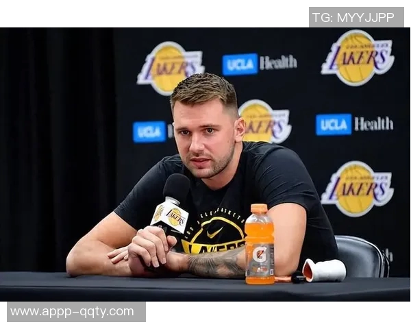 雷迪克谈东契奇的比赛风格:允许他自由发挥享受篮球乐趣 雷迪克谈东契奇的比赛风格:允许他自由发挥享受篮球乐趣