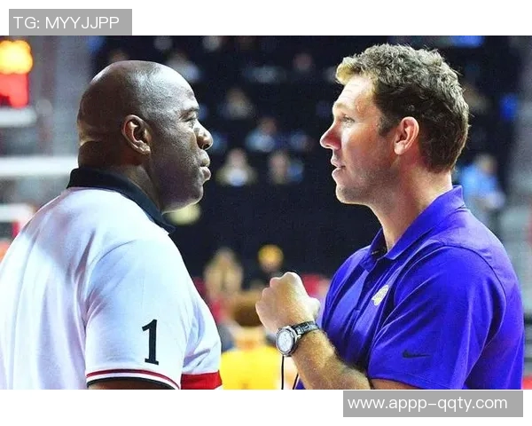 门兴格拉德巴赫宣布施罗德正式担任新任体育总监职务 门兴格拉德巴赫宣布施罗德正式担任新任体育总监职务