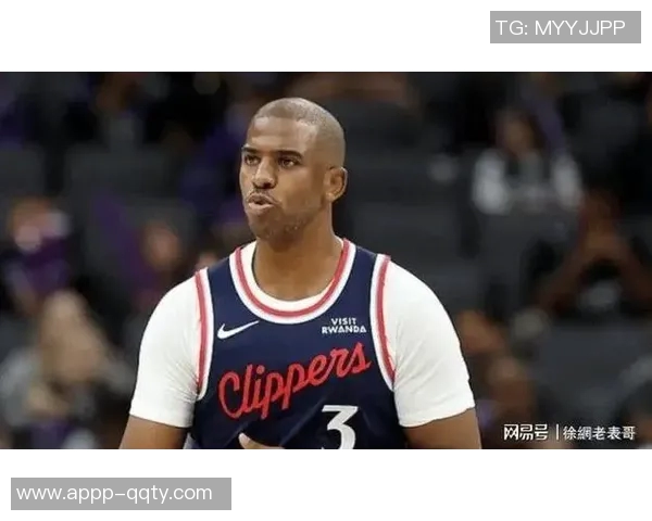 快船邓恩称赞保罗职业素养观察其比赛对自己成长助益良多 快船邓恩称赞保罗职业素养观察其比赛对自己成长助益良多