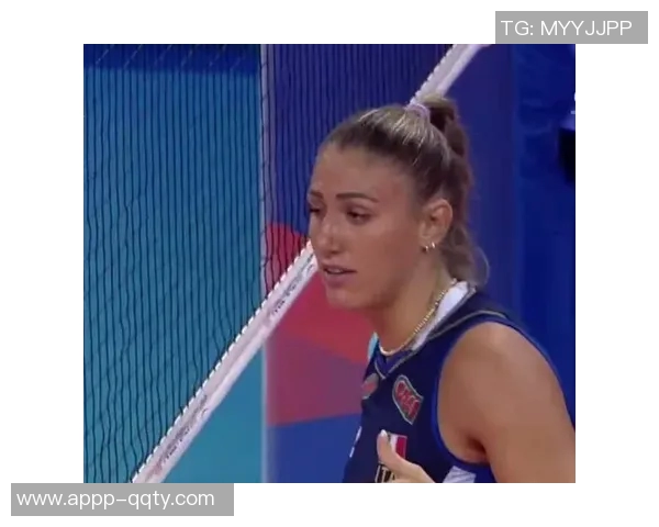 麦克托米奈精彩进球助那不勒斯客场1-0领先埃因霍温展现强大实力 麦克托米奈精彩进球助那不勒斯客场1-0领先埃因霍温展现强大实力