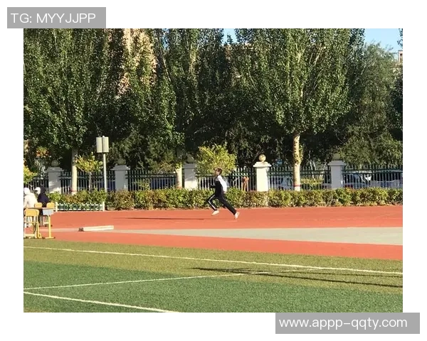 郑浩乾深感歉意感谢球迷支持球队信心满满全力以赴保级成功 郑浩乾深感歉意感谢球迷支持球队信心满满全力以赴保级成功