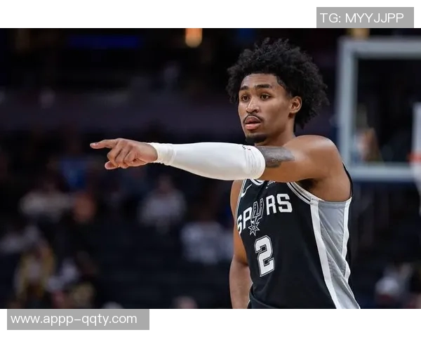 哈珀谈球队团结精神强调成员间互助与共同成功的重要性